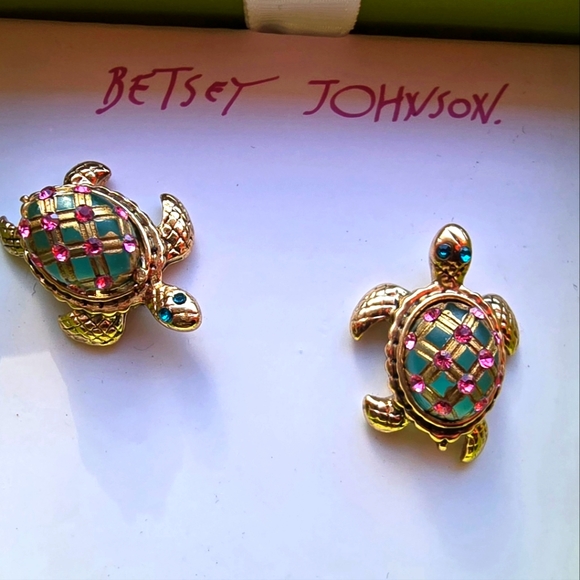 Betsey Johnson Jewelry - Betsey Johnson Turtle Earrings